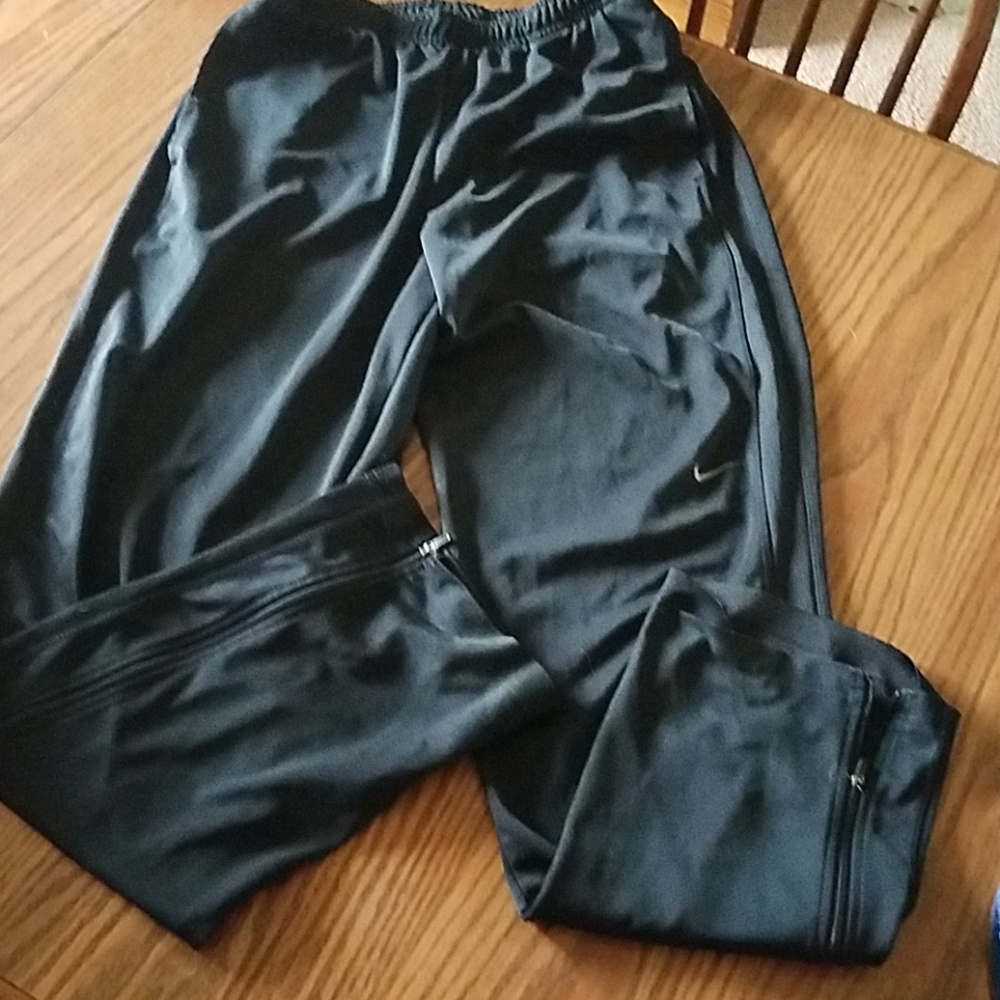 Nike lighweight athletic pants
